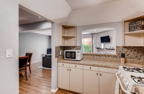Oak Lawn House | Uptown/Katy Trail Chic & Central With Patio