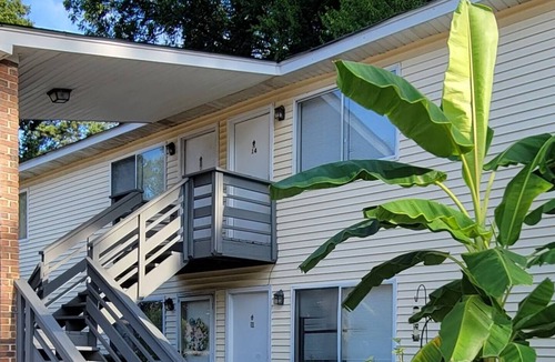 Greenwood Apartment | Uptown Near Self Regional Hospital and Lander Univnn