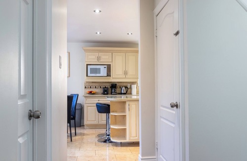 Fletchers Creek South House | Uptown Oasis Home near Pearson Airport