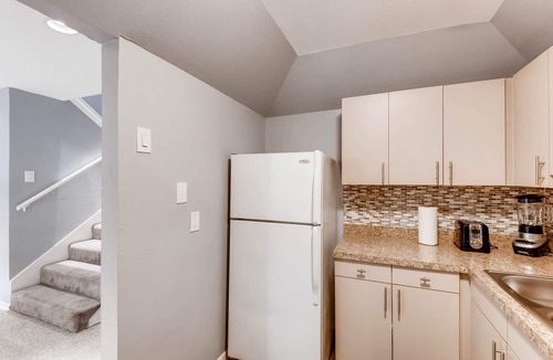 Oak Lawn House | Uptown welcoming 2+2 w/patio & Katy-trail access!