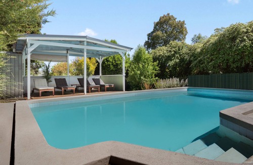 West Bathurst House | Uralla | Lovely house with pool