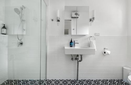 West Bathurst House | "Uralla" Lovely house with pool