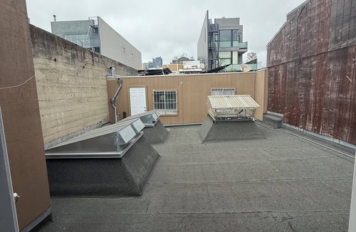 South of Market Apartment | Urban 2-bedroom apartment in San Francisco with Patio & Parking