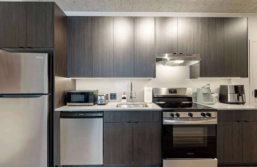 The Loop Apartment | Urban 3BD Retreat in Printer's Row with Amenities!