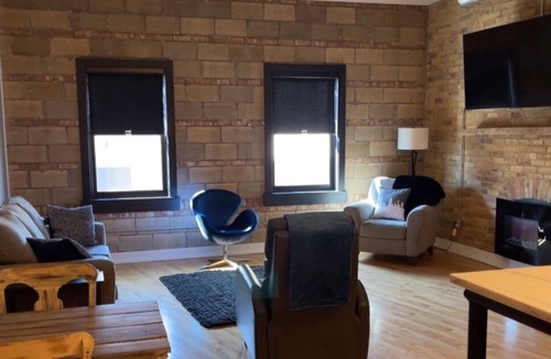 Elkhart Apartment | Urban Amish