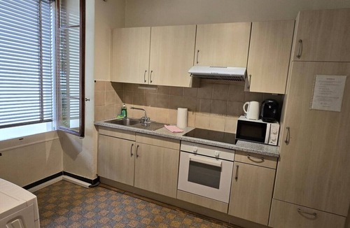 Les Grottes House | Urban apartment