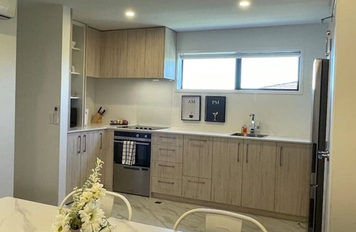 Mount Albert Apartment | Urban Auckland Sanctuary