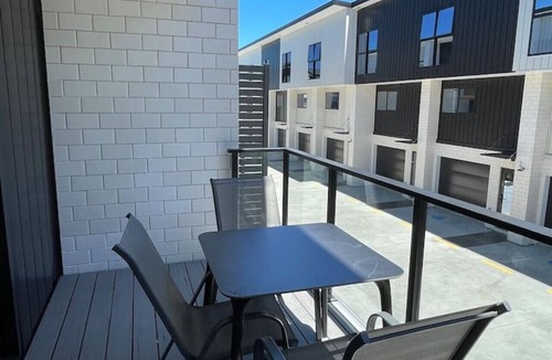 Mount Albert Apartment | Urban Auckland Sanctuary