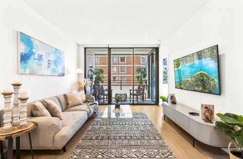 Chinatown Apartment | Urban Bliss 2BR Abode - Luxury丨Comfort丨Parking