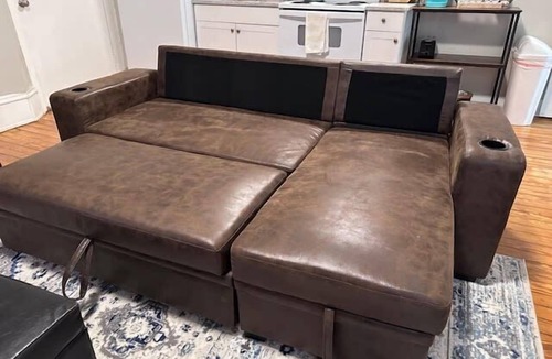 Fan District Apartment | Urban Bloom/King Bed/2TVs/Free Parking/Museums
