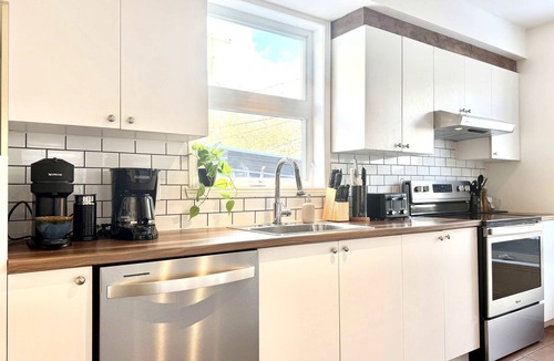 Maizerets Apartment | Urban Boho | Hot tub | EV Charger | 3 Free Parking