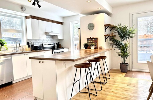 Maizerets Apartment | Urban Boho | Hot tub | EV Charger | 3 Free Parking