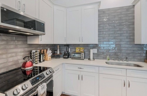 Historic Garderns House | Urban Bungalow Downtown