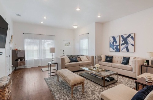 Historic Garderns House | Urban Bungalow Downtown