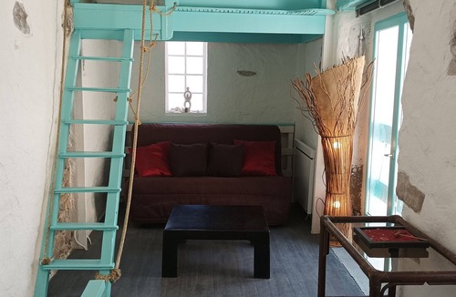 Trebes House | Urban Cabin