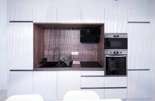 Bollee Apartment | Urban Calm – Bright & Modern Stay