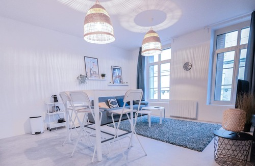 Bollee Apartment | Urban Calm – Bright & Modern Stay