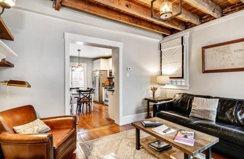 Gayborhood House | Urban Charm 4BR-2BR Retreat with Patio & Parking
