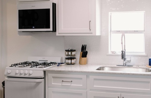 Sayles Blvd. Area House | Urban Chic 1 BR - Downtown Abilene -Data Center