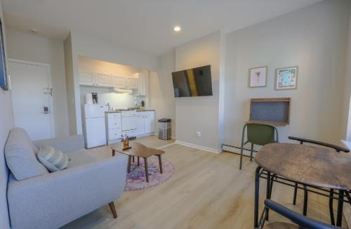 Prudential - St. Botolph Apartment | Urban Chic South End Studio