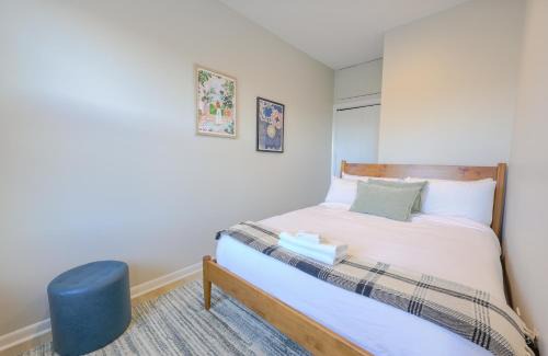 Prudential - St. Botolph Apartment | Urban Chic South End Studio