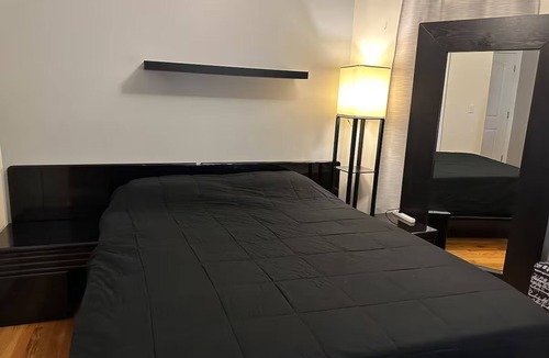 Lakeview Hotel | Urban Chicago Oasis
