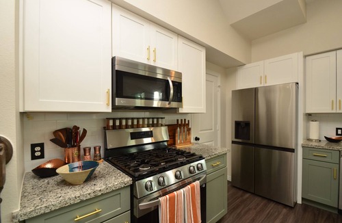 Houston House | Urban Comfort Meets Modern Convenience — 3BR Home Minutes from Downtown Houston