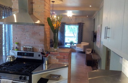 Sunnyside Cottage | Urban Cottage Oasis, Sunnyside