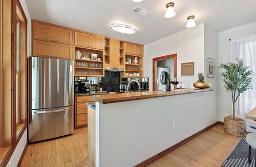 Travis Heights House | Urban Cowboy Villas - Heart of 704