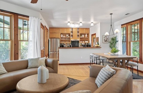 Travis Heights House | Urban Cowboy Villas w/Hot Tub- Heart of 704!