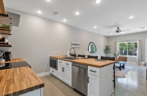 Downtown House | Urban Destination Downtown Bryan TX 2BR 1.5Bath
