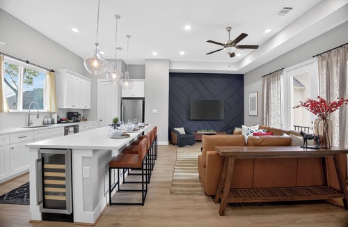 East Downtown Houston House | Urban EaDo Retreat - 3BR Townhome w/Deck