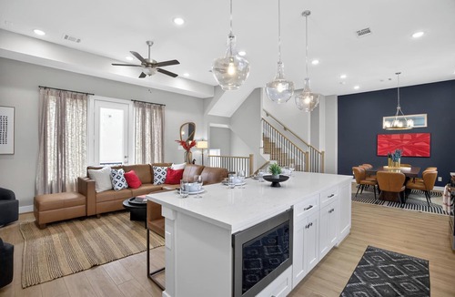 East Downtown Houston House | Urban EaDo Retreat - 3BR Townhome w/Deck