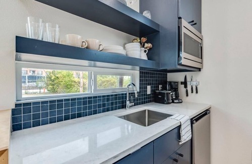 East Cesar Chavez House | Urban East Austin Escape