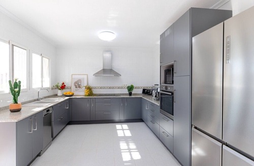 Vista Hermosa Villa | Urban Elegance by Fidalsa