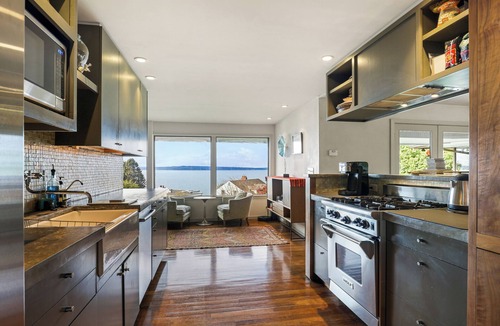 North Beach/Blue Ridge House | Urban Epic View - Close to Beach and World Cup!