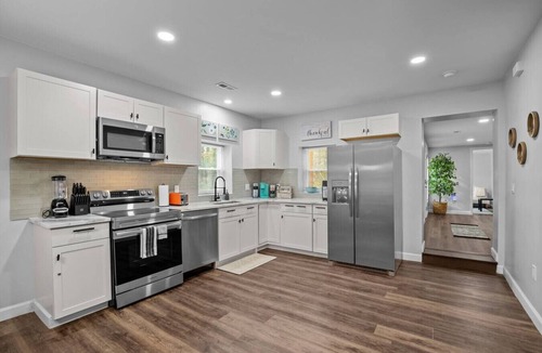Winston - Salem House | Urban Escape 3 Bed 2.5 Bath Near Wake Forest