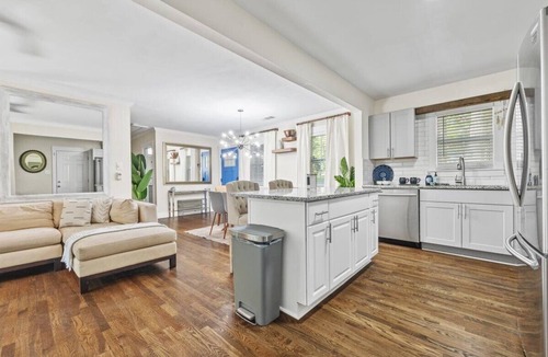 Belvedere Park House | Urban Escape: 5BR Retreat