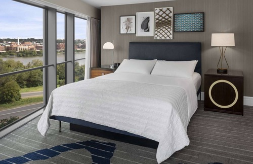 North Rosslyn Hotel | Urban Escape | D.C. Gateway. Gourmet Dining