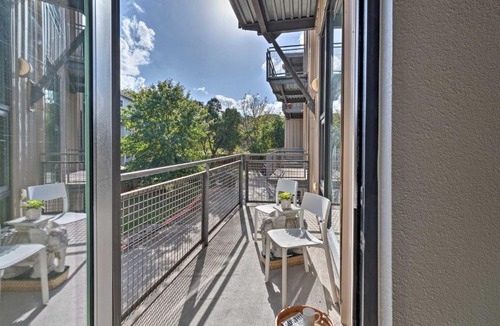 South Lamar House | Urban Escape in SoLA w/Private Patio!