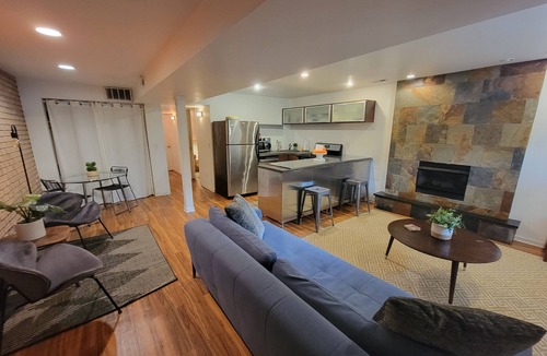 East Garfield Park Apartment | Urban Farm Fun with Goats 10 Minutes To Downtown!