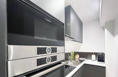 Quartier Sainte-Marguerite Apartment | Urban Flat 168 - Spacious 1-Bedroom Apartment in Paris
