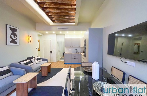 Bonne-Nouvelle Apartment | Urban Flat 188 - Sublime 4 Bedroom Apartment in Paris