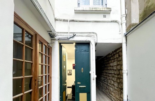 Plaisance Apartment | Urban Flat 189 - Atelier Montparnasse Vuitton