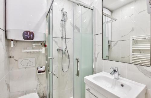 Bonne-Nouvelle Apartment | Urban Flat 55 - ATELIER MARILYN MONROE
