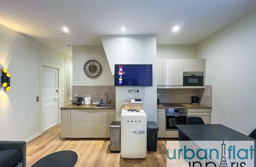 8th Arrondissement Apartment | Urban Flat 62 - Grand Apartment next to Champs Elysees