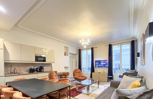 8th Arrondissement Apartment | Urban Flat 63 - Beautiful 3 Bedroom Flat Champs-Elysees
