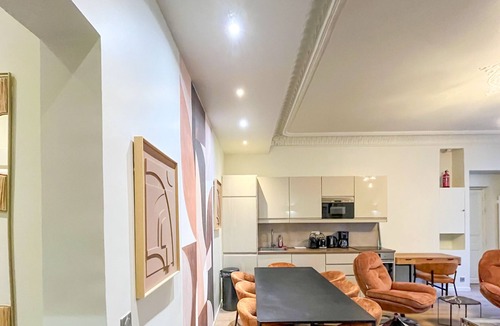 8th Arrondissement Apartment | Urban Flat 63 - Beautiful 3 Bedroom Flat Champs-Elysees