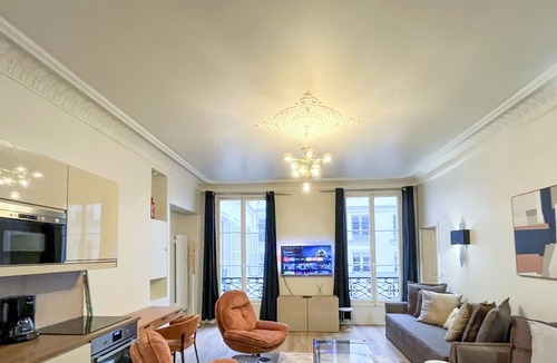 8th Arrondissement Apartment | Urban Flat 63 - Beautiful 3 Bedroom Flat Champs-Elysees