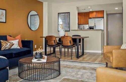 LoDo Condo | Urban Gallery Loft - King Bed - Larimer Square 30+